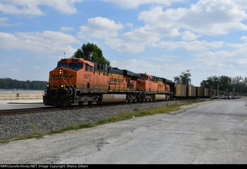 BNSF 5977